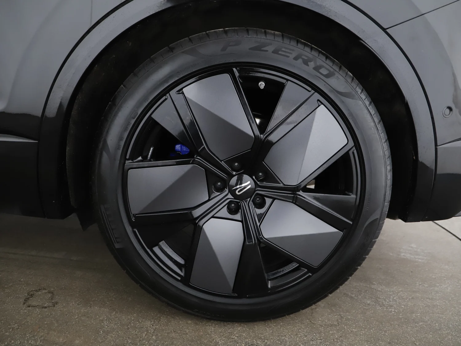 Bild eines VW Touareg R eHybrid TSI 4MOTION
