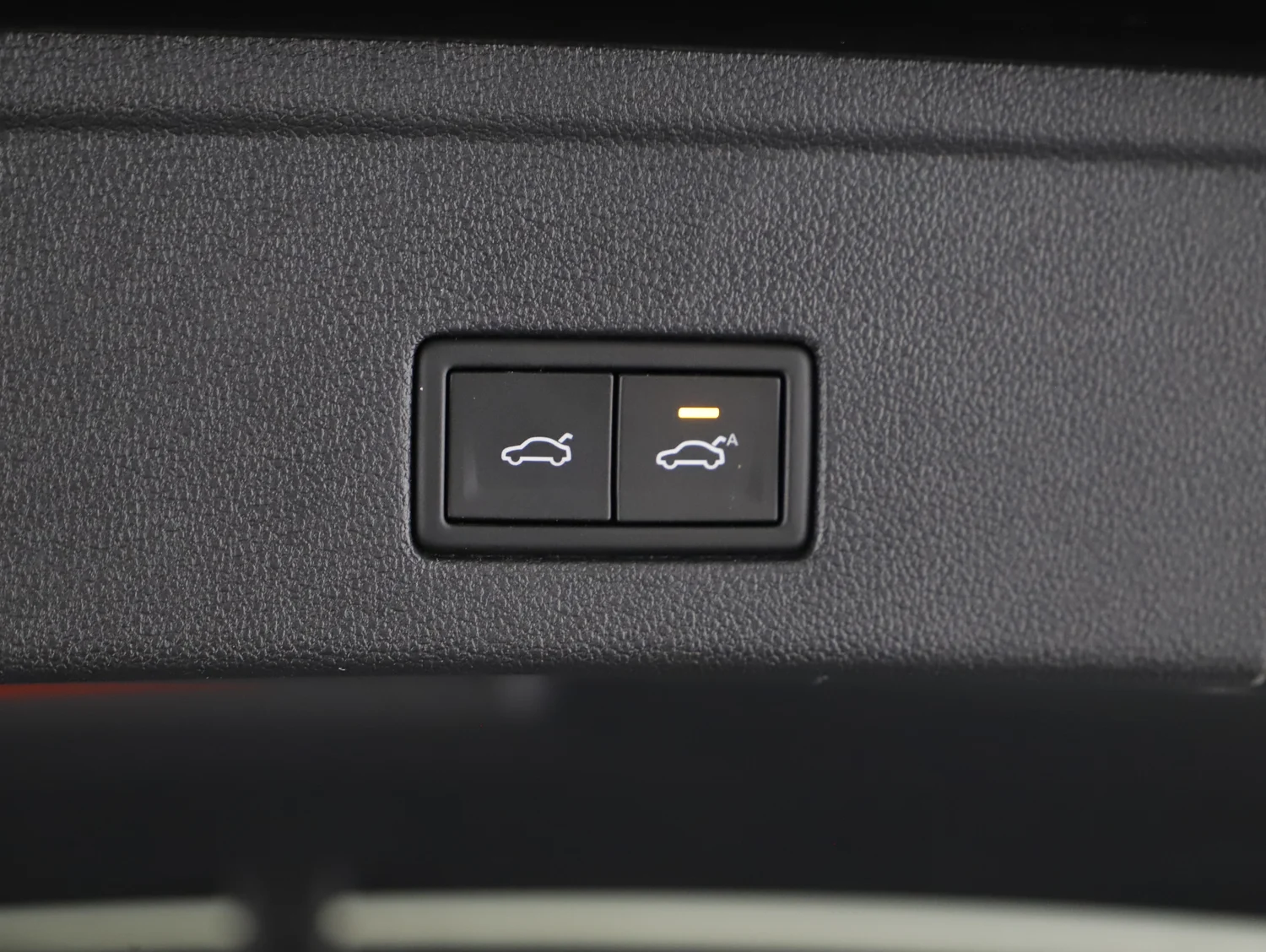 Bild eines VW Touareg R eHybrid TSI 4MOTION