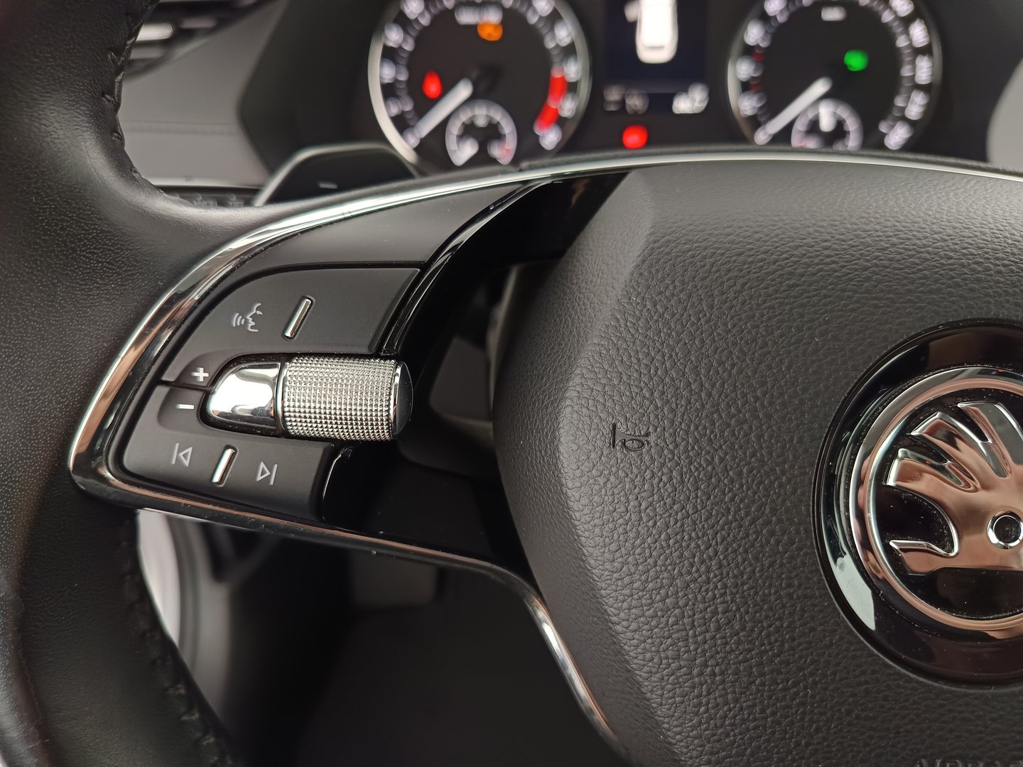 Škoda OCTAVIA Combi 4x4 Ambition TDI DSG | Bild 16 von 29