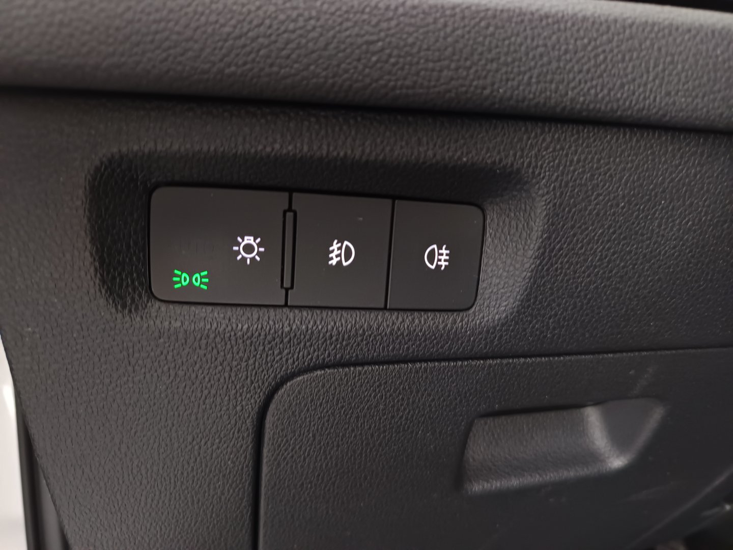 Škoda OCTAVIA Combi 4x4 Ambition TDI DSG | Bild 12 von 29