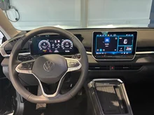 VW T-Roc 4Me eTSI DSG in Grenadillschwarz Metallic