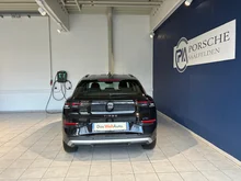 VW T-Roc 4Me eTSI DSG in Grenadillschwarz Metallic