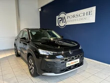 VW T-Roc 4Me eTSI DSG in Grenadillschwarz Metallic