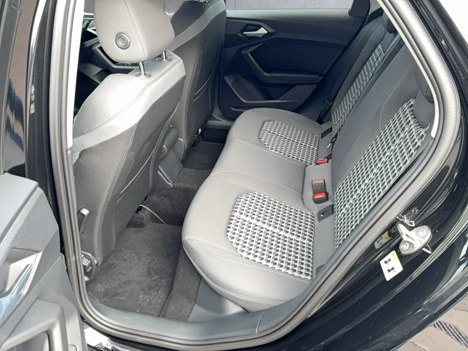 Bild eines Audi A1 allstreet 30 TFSI intense