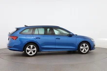 Škoda Octavia Combi Ambition in race-blau-metallic