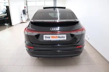 Audi Q4 Sportback e-tron 50 e-tron quattro in Mythosschwarz met.