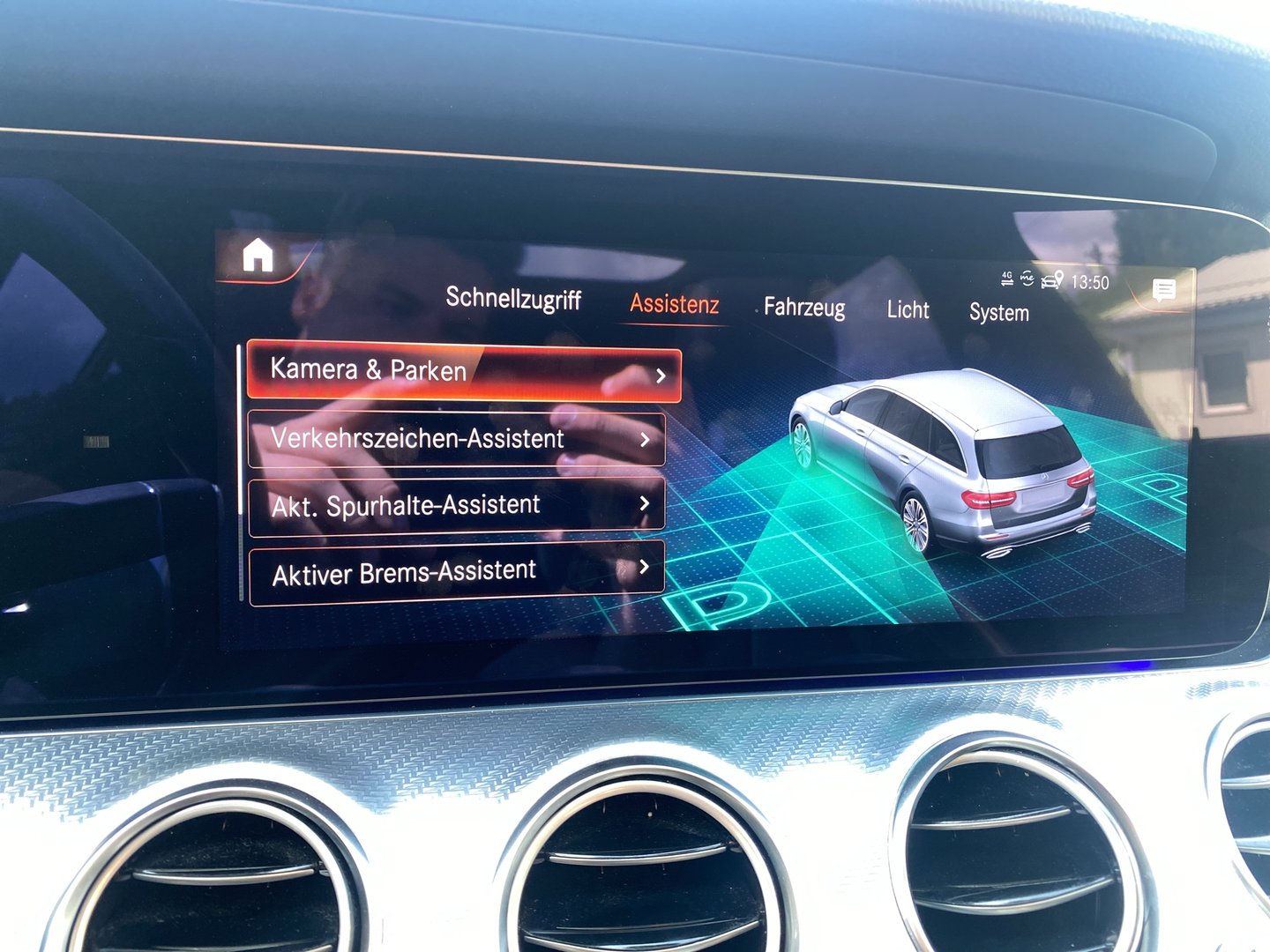 Mercedes E 200 d T Aut. | Bild 22 von 30