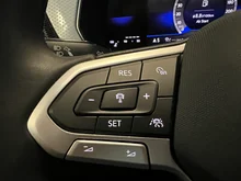 VW T-Cross Life TSI in 5W Rauchgrau Metallic