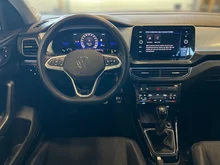 VW T-Cross Life TSI in 5W Rauchgrau Metallic
