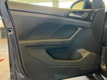 VW T-Cross Life TSI in 5W Rauchgrau Metallic