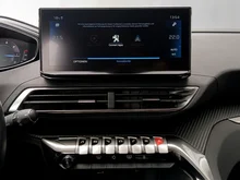 Peugeot 3008 1,5 BlueHDi 130 S&S 6-Gang Active in dunkelrot - metallic