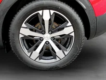 Peugeot 3008 1,5 BlueHDi 130 S&S 6-Gang Active in dunkelrot - metallic