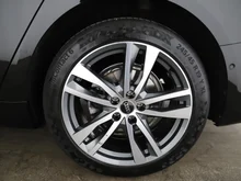 Audi A6 Avant 40 TDI quattro Sport in MYTHOSSCHWARZ METALLIC