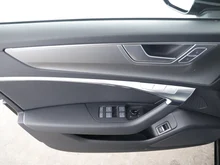 Audi A6 Avant 40 TDI quattro Sport in MYTHOSSCHWARZ METALLIC
