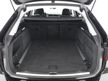 Audi A6 Avant 40 TDI quattro Sport in MYTHOSSCHWARZ METALLIC