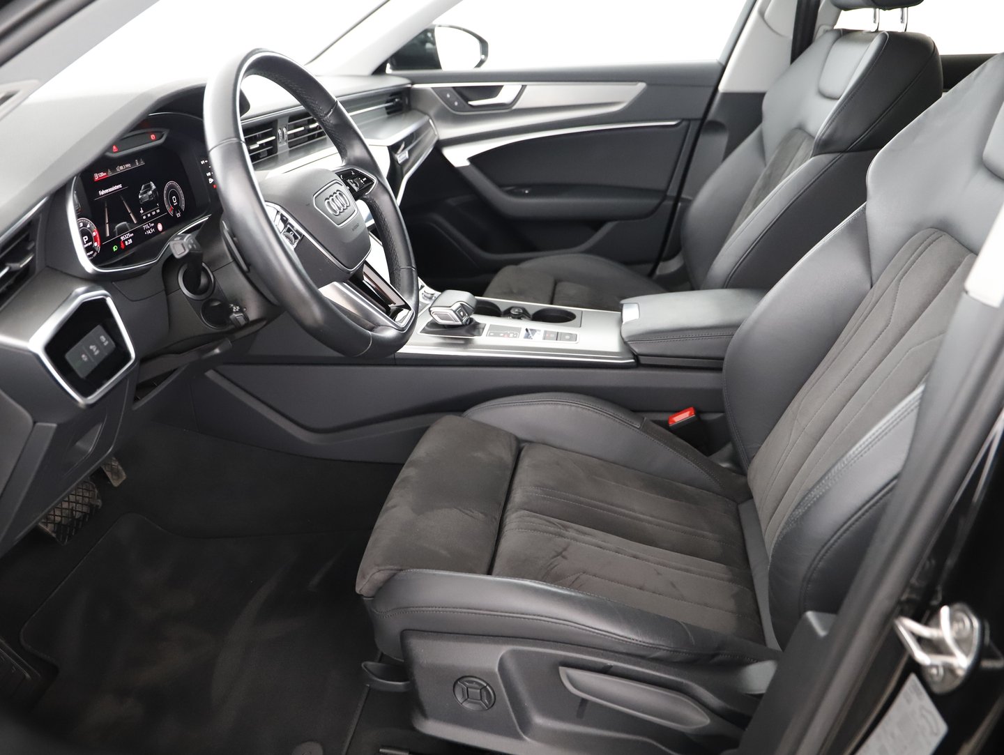 Audi A6 Avant 40 TDI quattro Sport | Bild 13 von 32