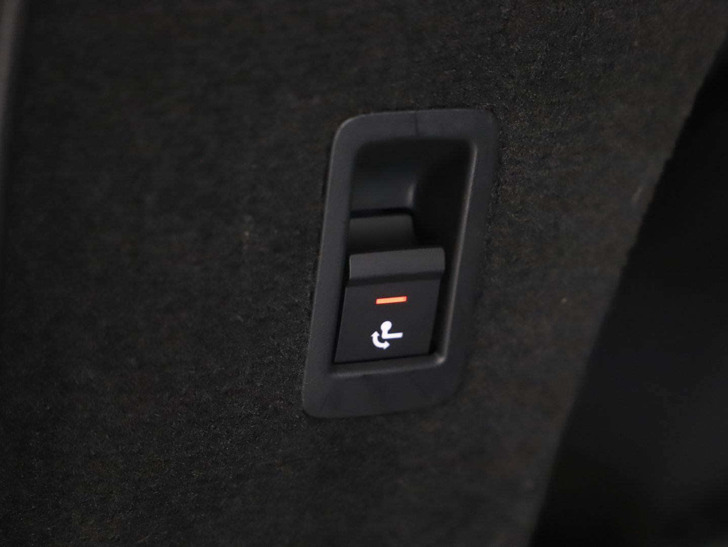 Audi A6 Avant 40 TDI quattro Sport | Bild 28 von 32