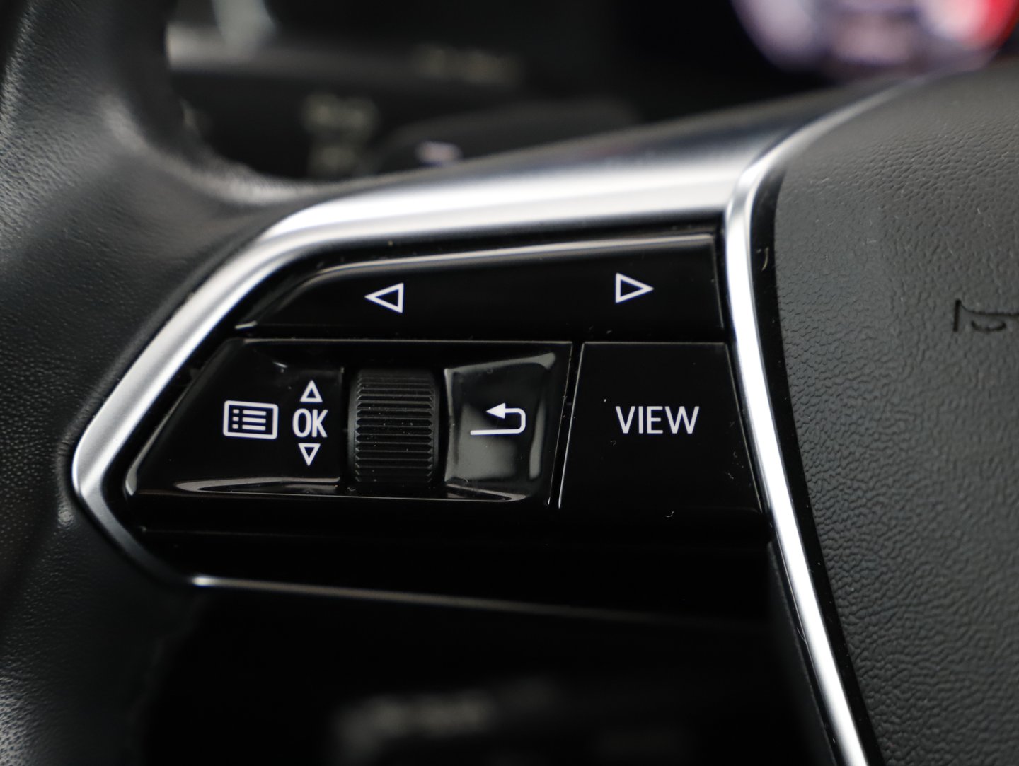 Audi A6 Avant 40 TDI quattro Sport | Bild 17 von 32