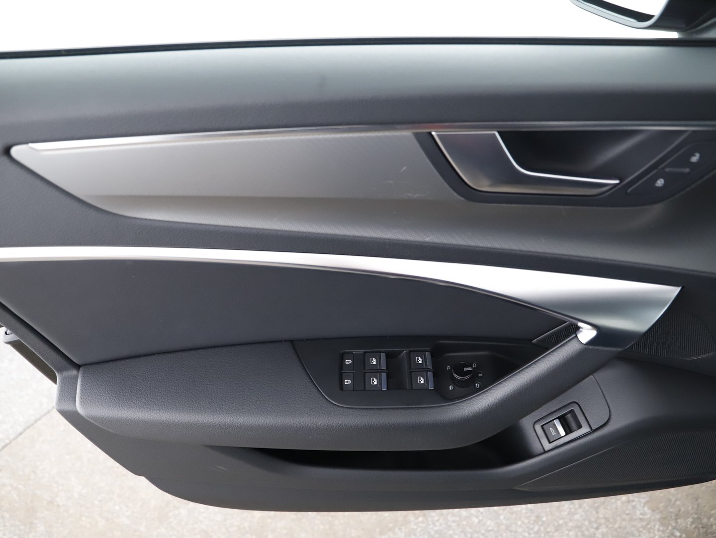 Audi A6 Avant 40 TDI quattro Sport | Bild 10 von 32