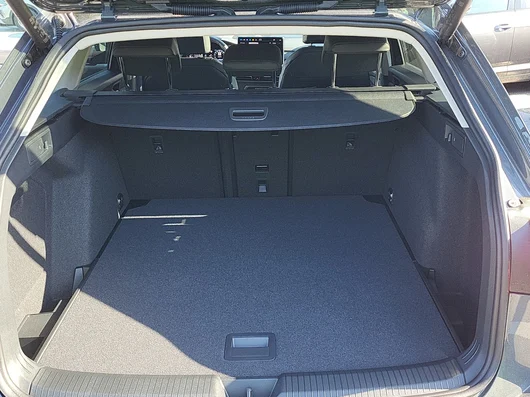 Bild eines VW Golf Variant Business mHeV DSG