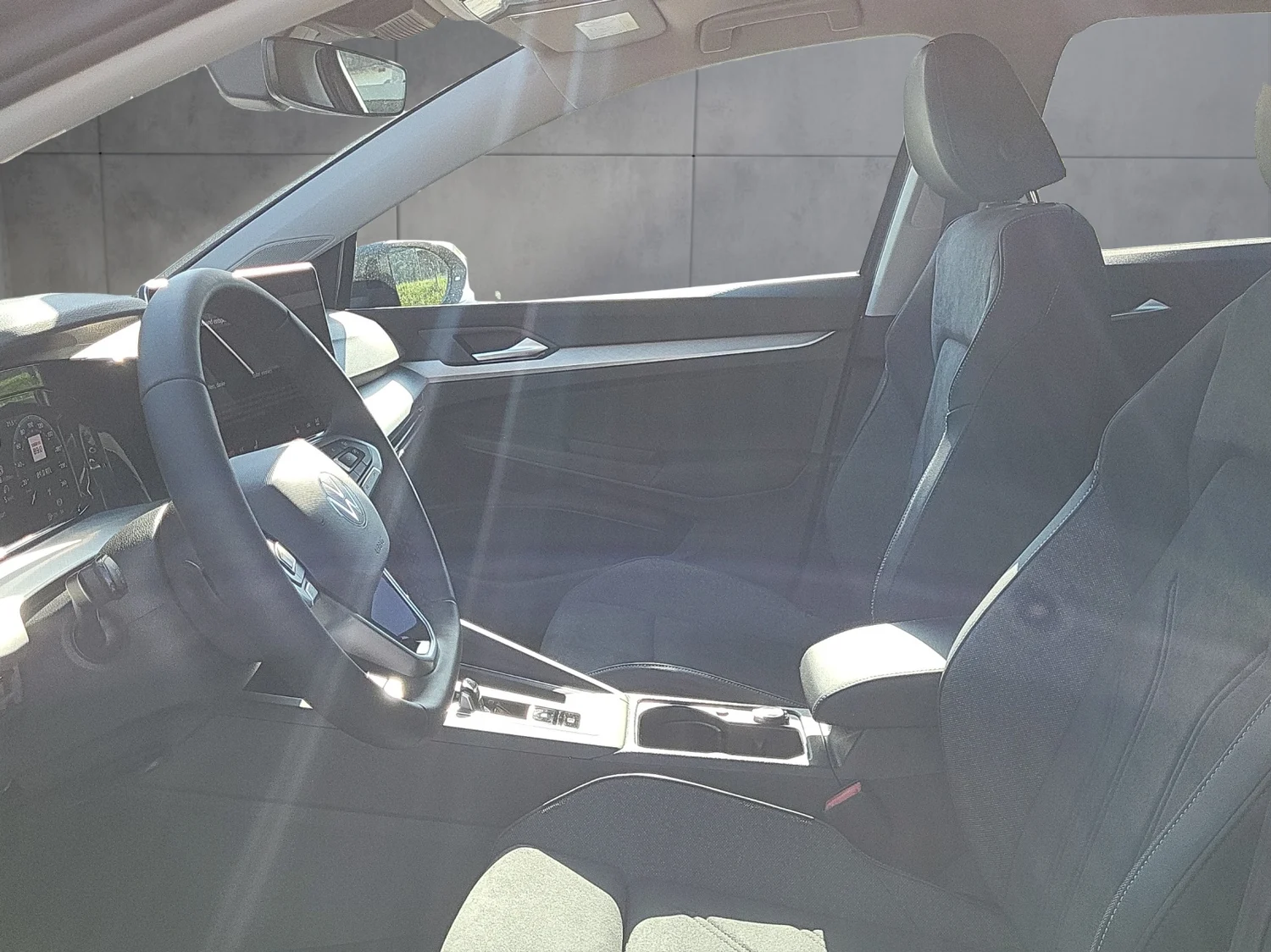 Bild eines VW Golf Variant Business mHeV DSG