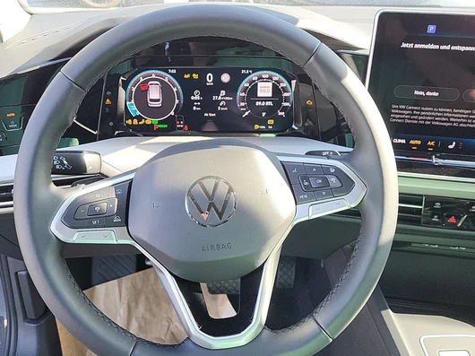 Bild eines VW Golf Variant Business mHeV DSG