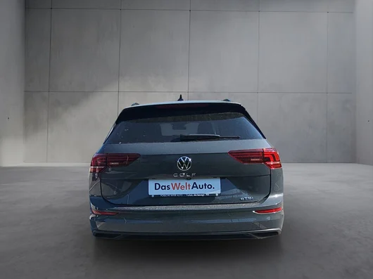 Bild eines VW Golf Variant Business mHeV DSG