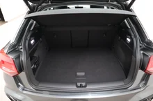 Audi Q2 35 TDI quattro S line in dunkelgrau - metallic