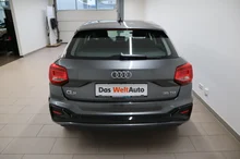 Audi Q2 35 TDI quattro S line in dunkelgrau - metallic