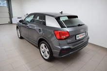 Audi Q2 35 TDI quattro S line in dunkelgrau - metallic