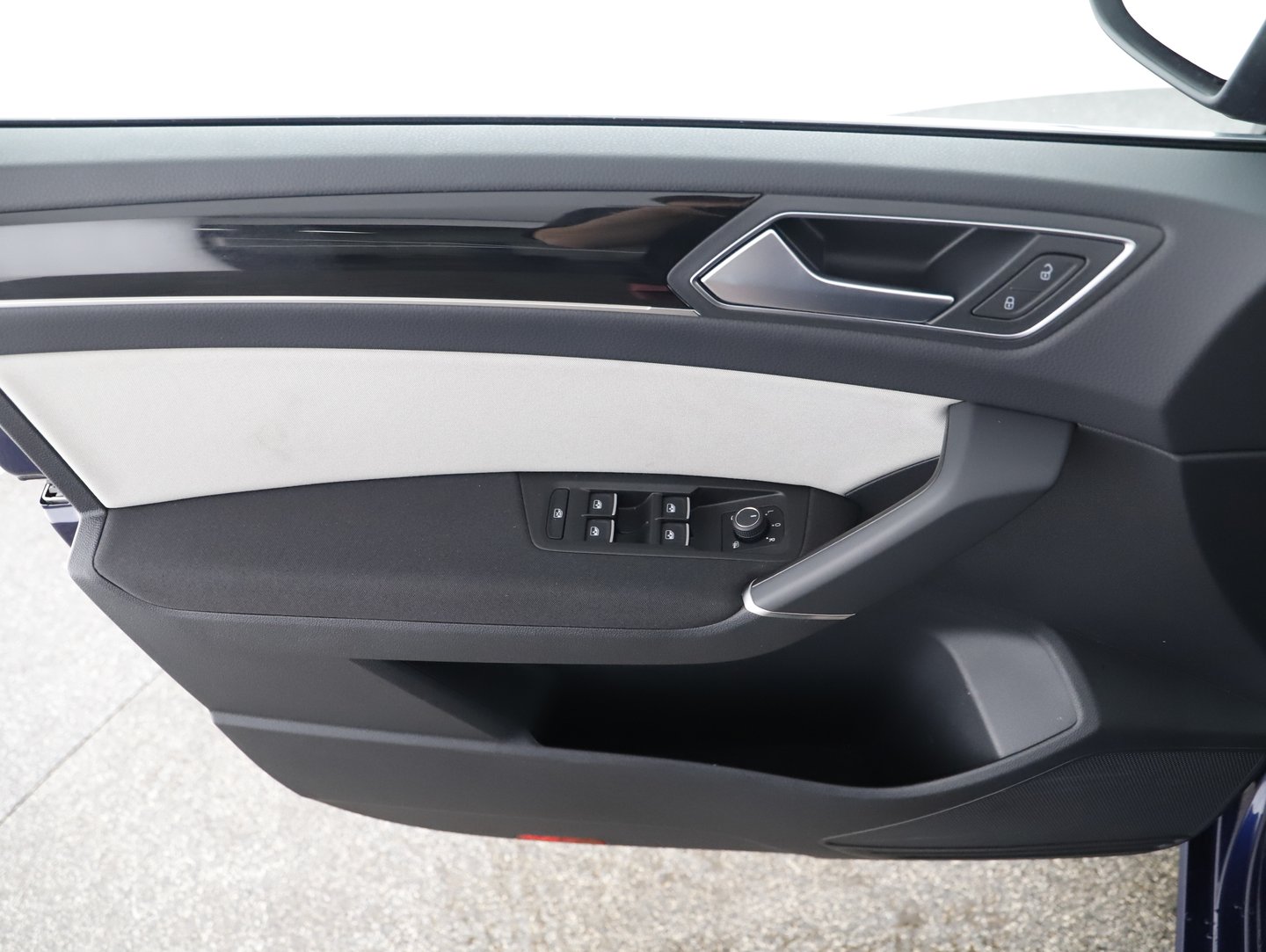 VW Touran Highline TDI SCR DSG 7-Sitzer | Bild 3 von 18