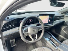 VW Passat Variant Sport TDI DSG in Pure White