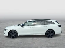 VW Passat Variant Sport TDI DSG in Pure White