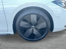 VW Passat Variant Sport TDI DSG in Pure White