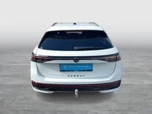 VW Passat Variant Sport TDI DSG in Pure White