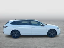 VW Passat Variant Sport TDI DSG in Pure White
