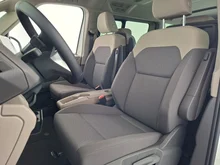 VW Multivan Business eHybrid 180 kW 4MOTION in Candyweiß