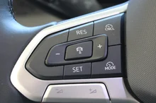 VW Passat Variant Business eTSI DSG in GRENADILLSCHWARZ METALLIC