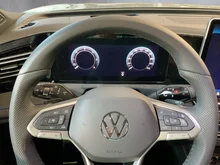 VW Tiguan Sport TDI DSG in Cipressino-Grün Metallic