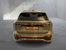 VW Tiguan Sport TDI DSG in Cipressino-Grün Metallic