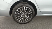 VW Passat Variant Elegance eHybrid 150kW in Oyster Silver Metallic