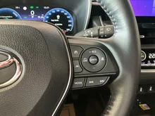 Toyota Corolla Cross 2,0 Hybrid Lounge 2WD in mittelrot - metallic