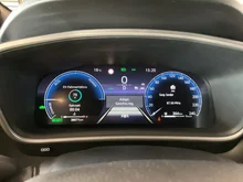 Toyota Corolla Cross 2,0 Hybrid Lounge 2WD in mittelrot - metallic