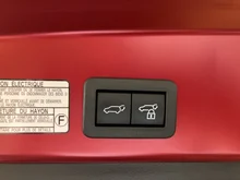 Toyota Corolla Cross 2,0 Hybrid Lounge 2WD in mittelrot - metallic