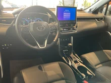 Toyota Corolla Cross 2,0 Hybrid Lounge 2WD in mittelrot - metallic