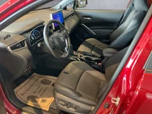 Toyota Corolla Cross 2,0 Hybrid Lounge 2WD in mittelrot - metallic