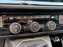 VW Multivan Comfortline TDI 4MOTION in DEEP BLACK PERLEFFEKT