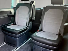 VW Multivan Comfortline TDI 4MOTION in DEEP BLACK PERLEFFEKT