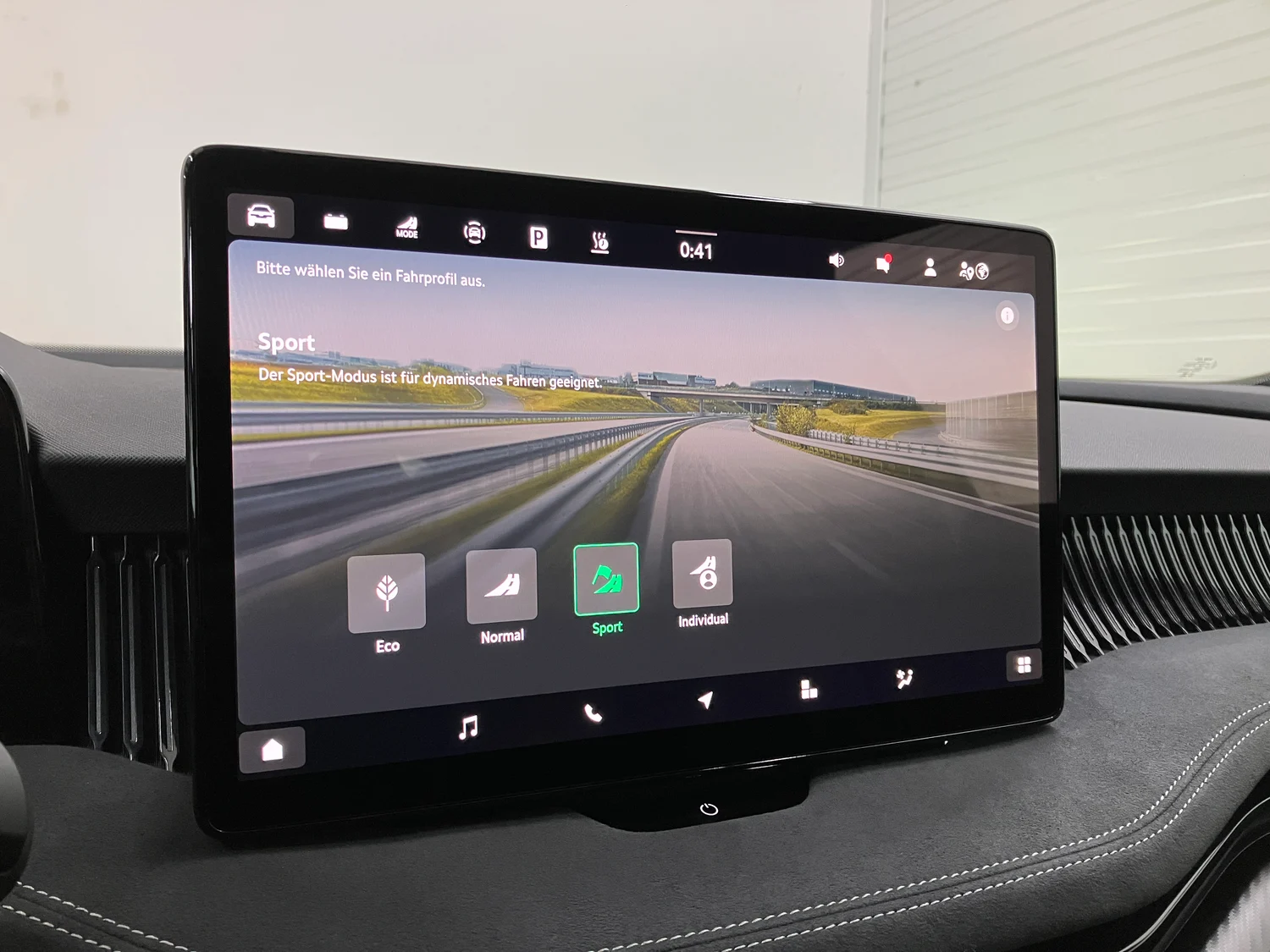 Bild eines Škoda Superb Combi Sportline iV TSI DSG
