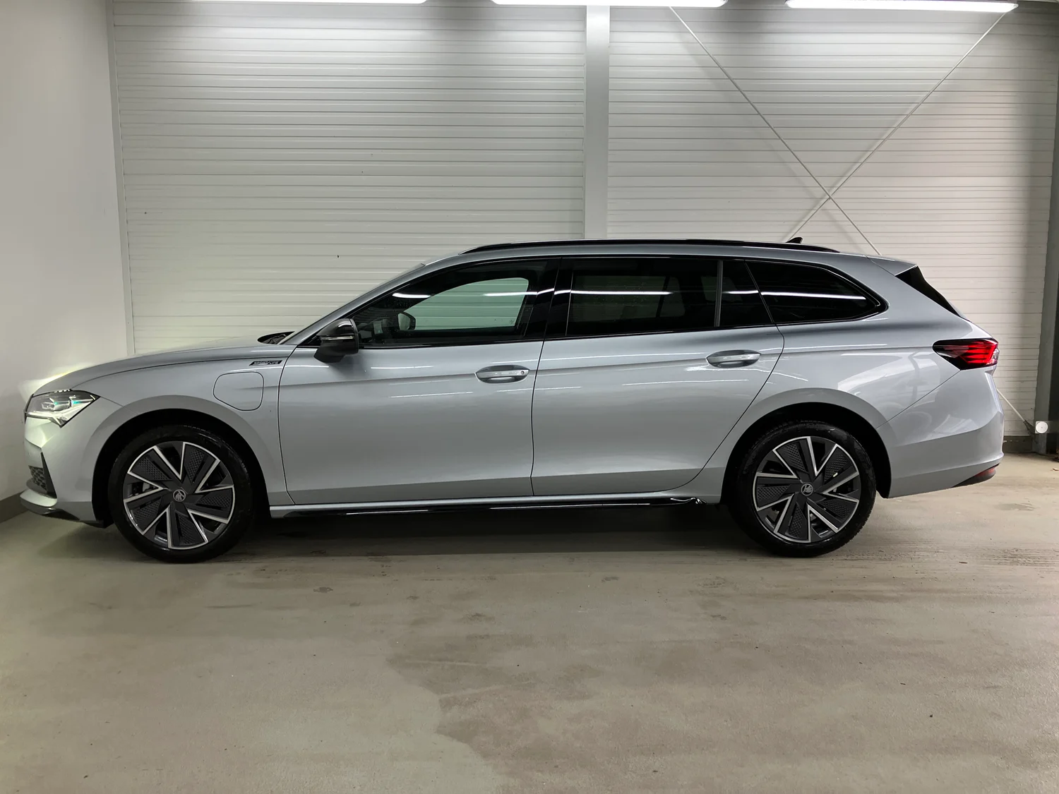 Bild eines Škoda Superb Combi Sportline iV TSI DSG
